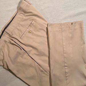 Golf classic Khaki pants! Great conditions